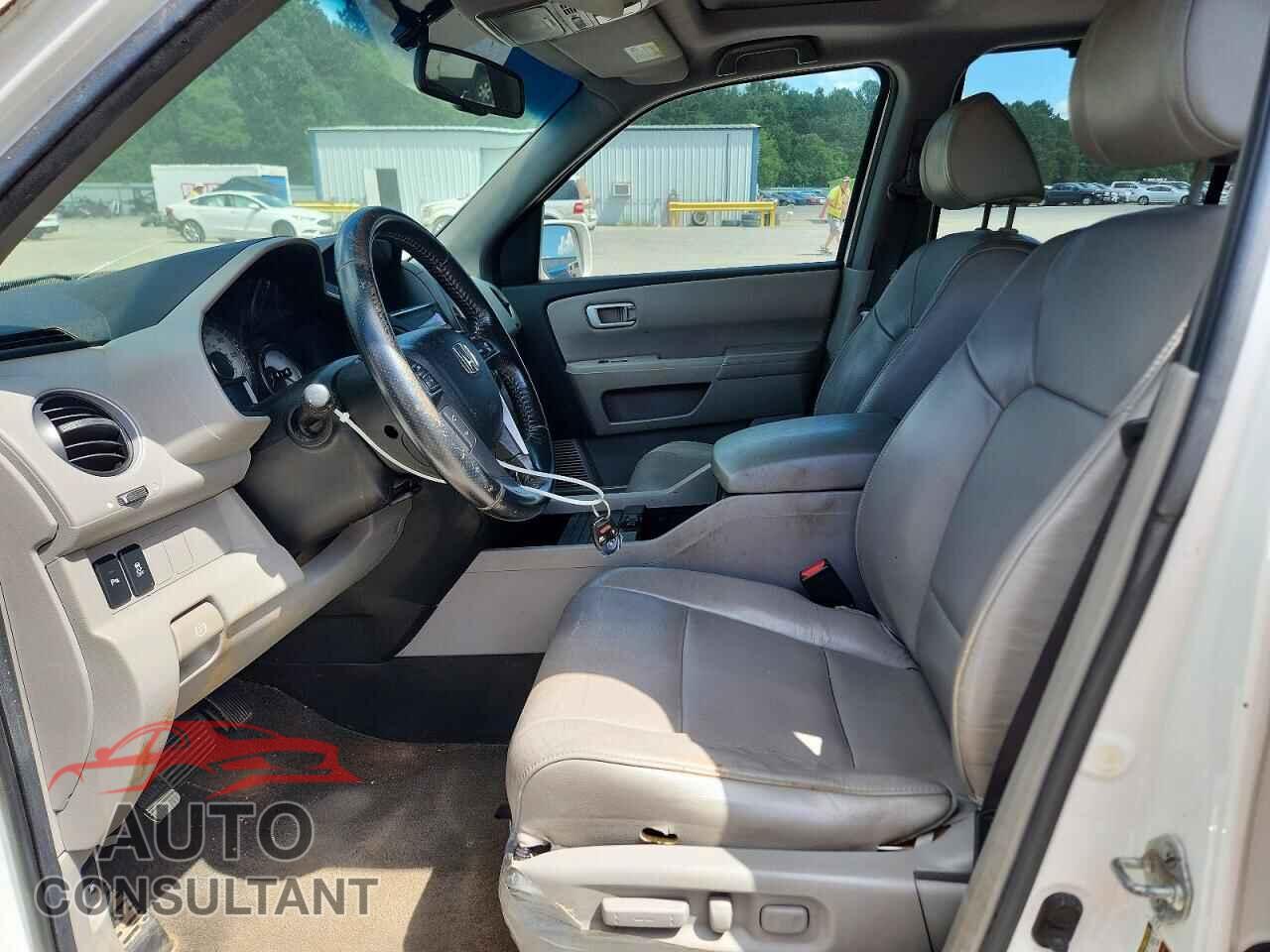 HONDA PILOT 2013 - 5FNYF4H94DB050516
