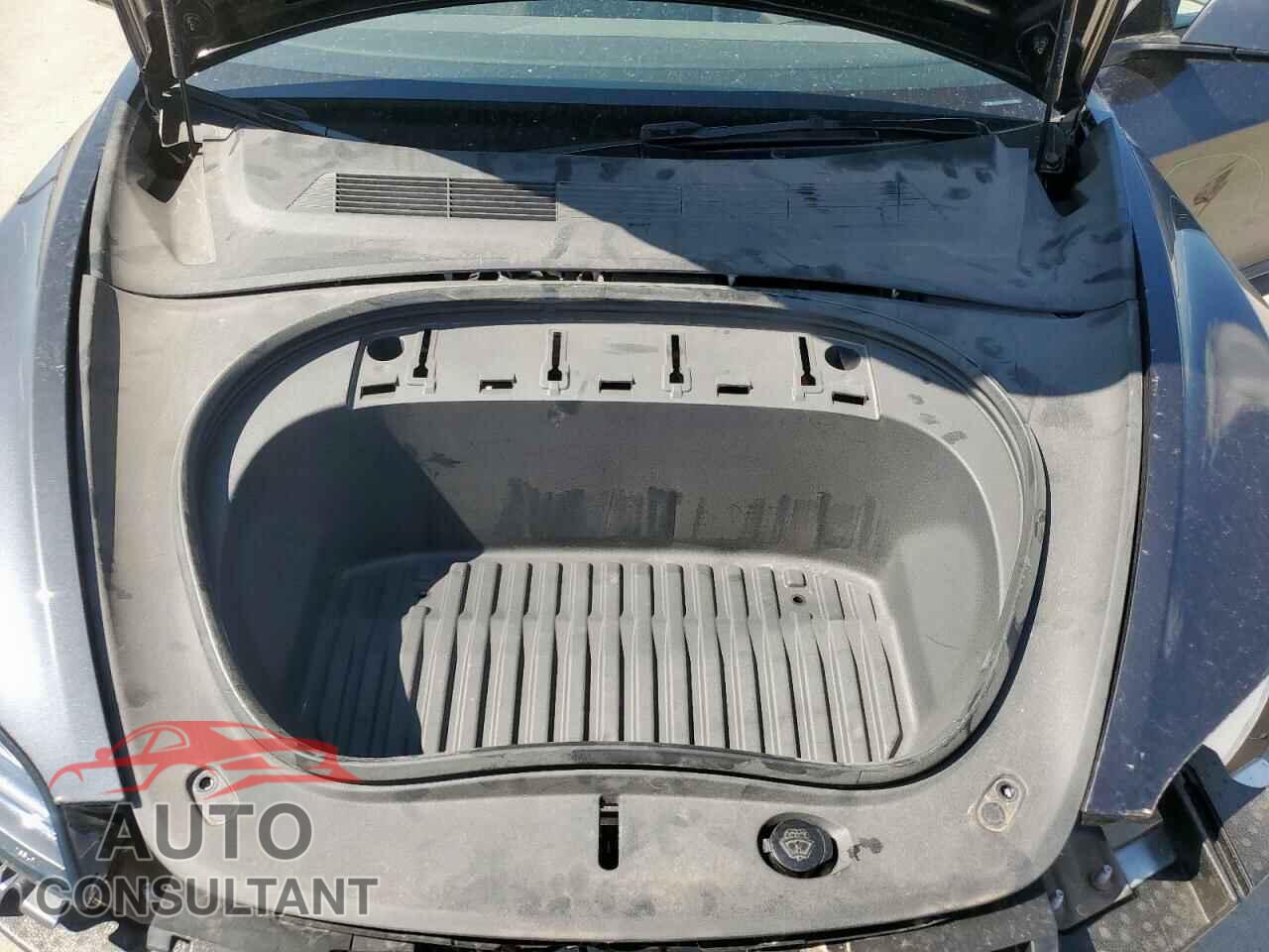 TESLA MODEL 3 2024 - 5YJ3E1EA4RF726318