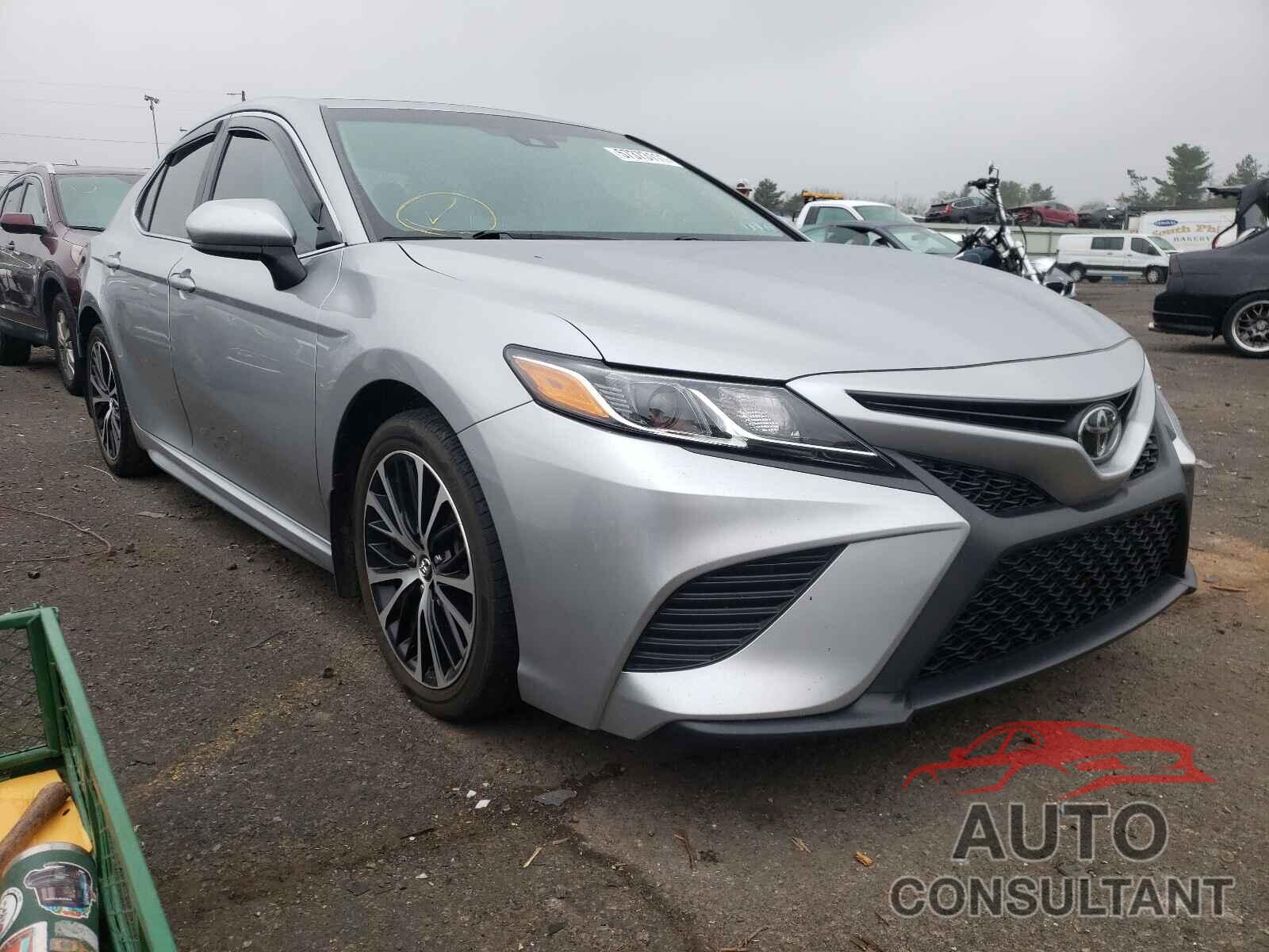 TOYOTA CAMRY 2018 - 4T1B11HK9JU642370