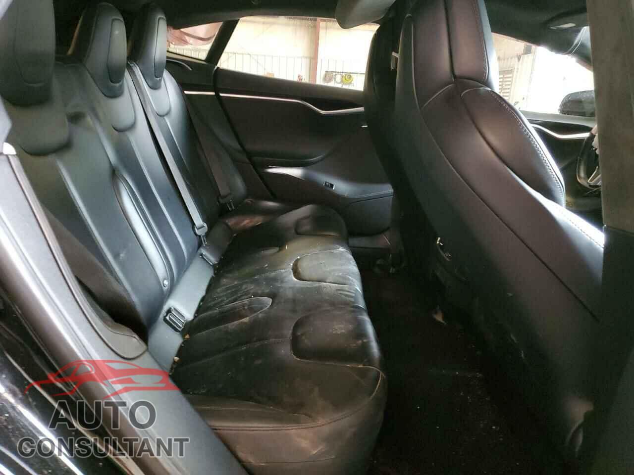 TESLA MODEL S 2017 - 5YJSA1E23HF203144