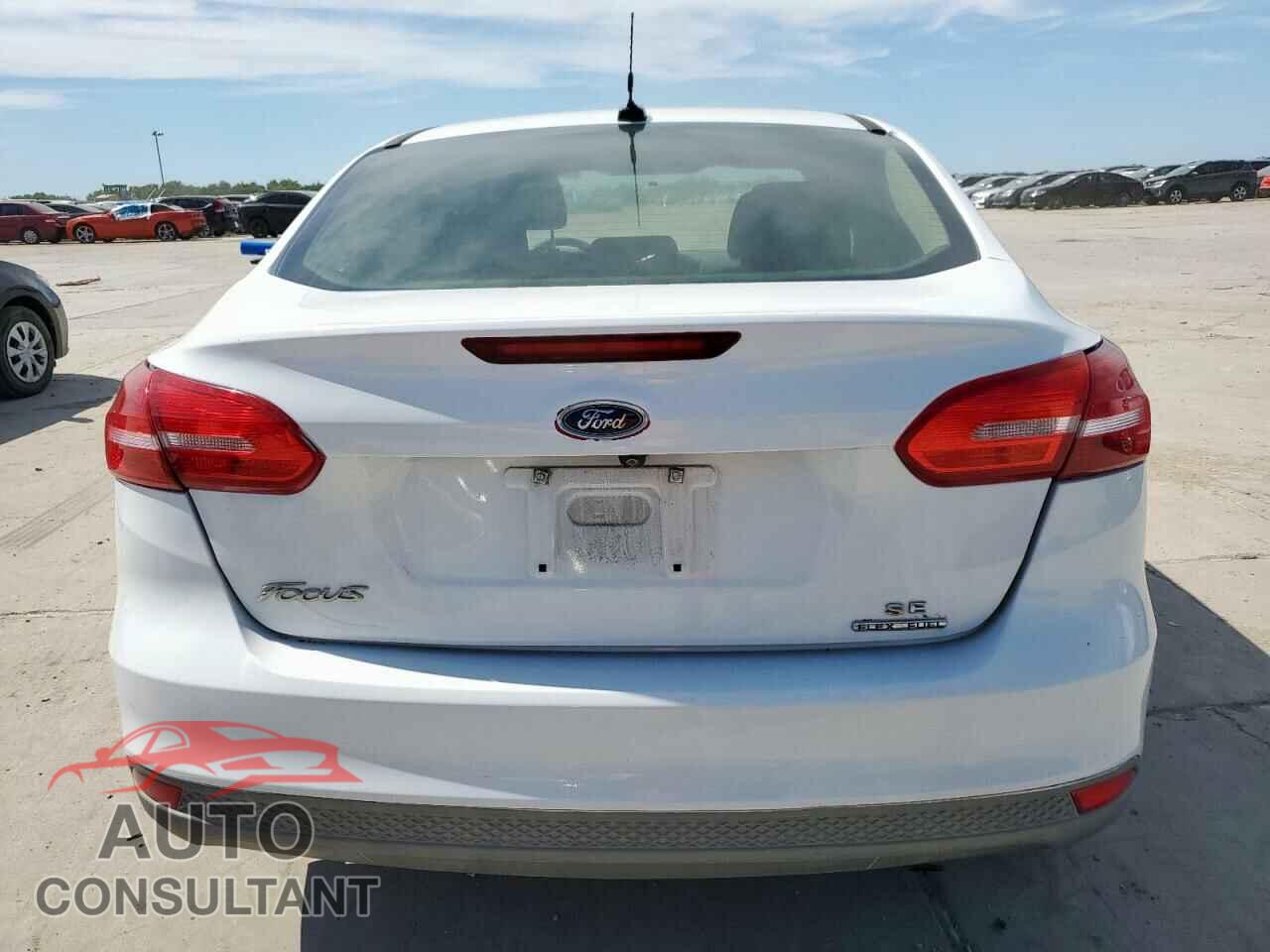 FORD FOCUS 2015 - 1FADP3F26FL243784