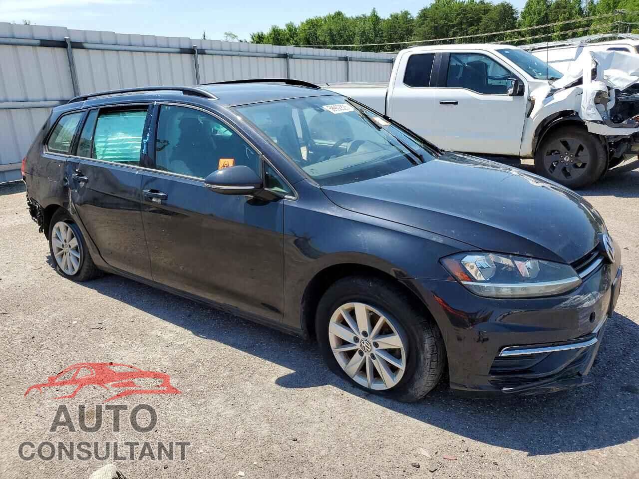 VOLKSWAGEN GOLF 2018 - 3VWD17AUXJM763440