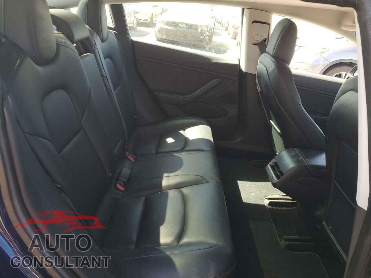 TESLA MODEL 3 2018 - 5YJ3E1EA9JF024919