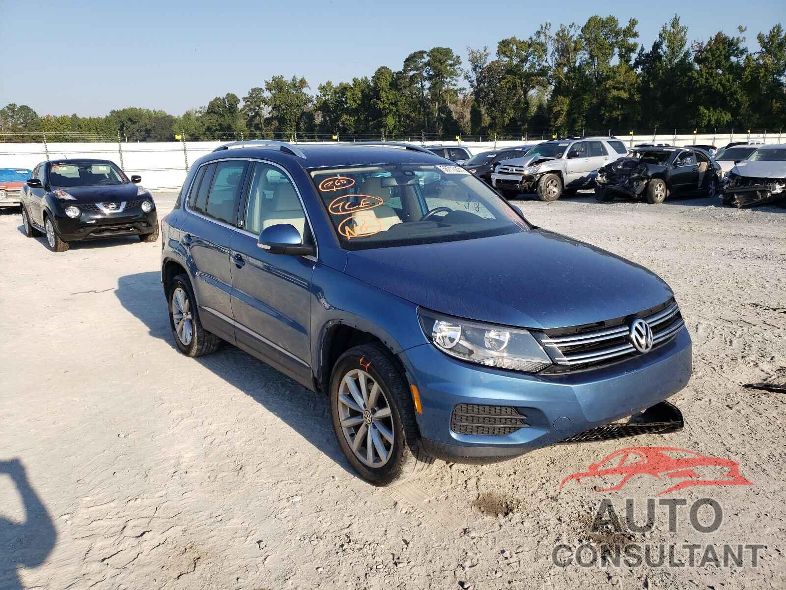 VOLKSWAGEN TIGUAN 2017 - WVGRV7AX1HW504798