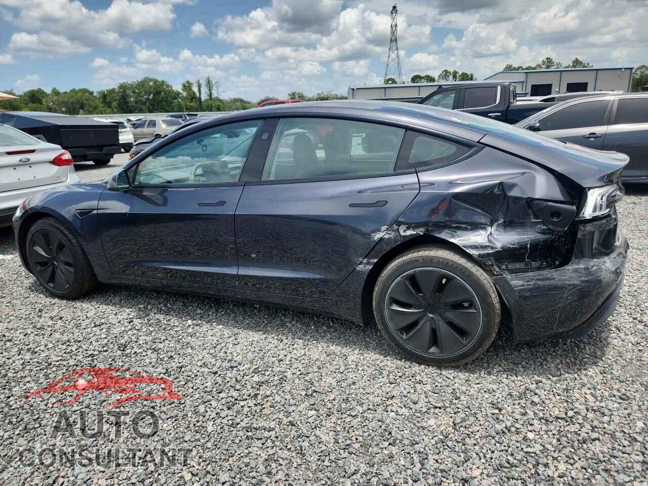 TESLA MODEL 3 2024 - 5YJ3E1EA5RF825438