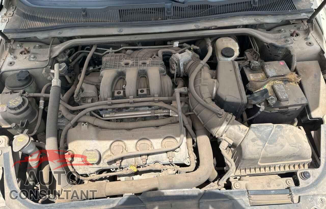 FORD TAURUS 2011 - 1FAHP2FW4BG136184