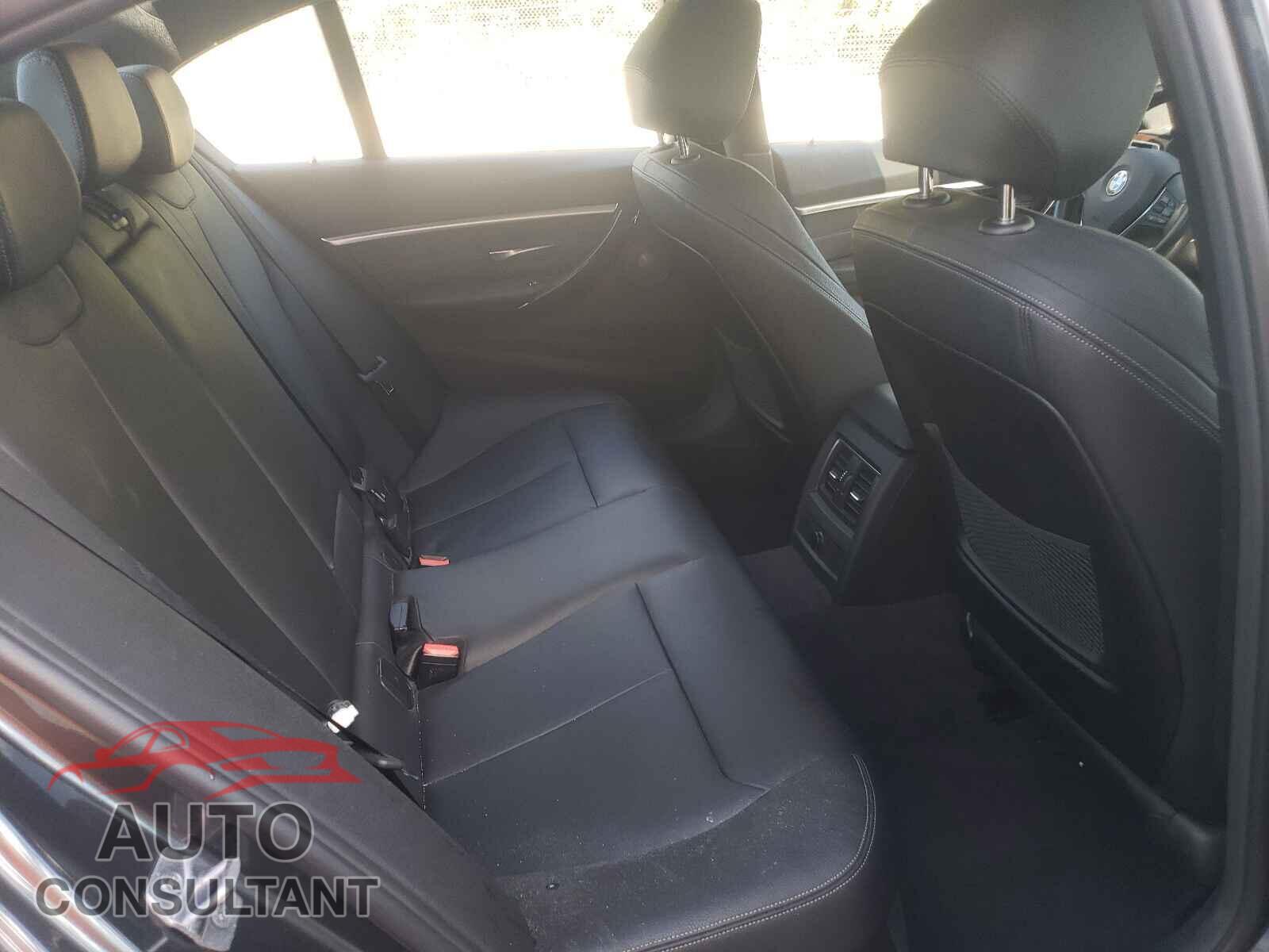 BMW 3 SERIES 2017 - WBA8B7C36HA245724