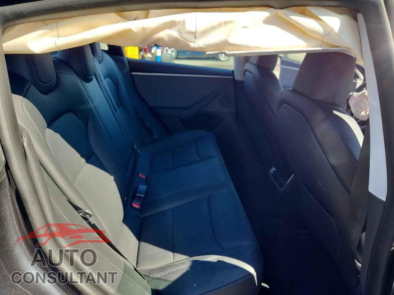 TESLA MODEL 3 2024 - 5YJ3E1EA2RF725569