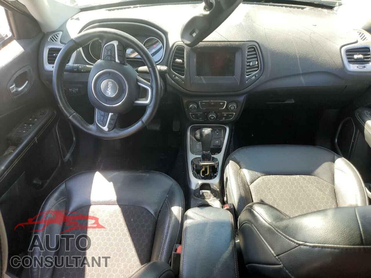 JEEP COMPASS 2018 - 3C4NJDBB2JT231415