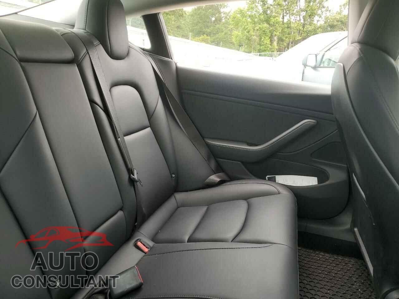 TESLA MODEL 3 2018 - 5YJ3E1EA9JF019008