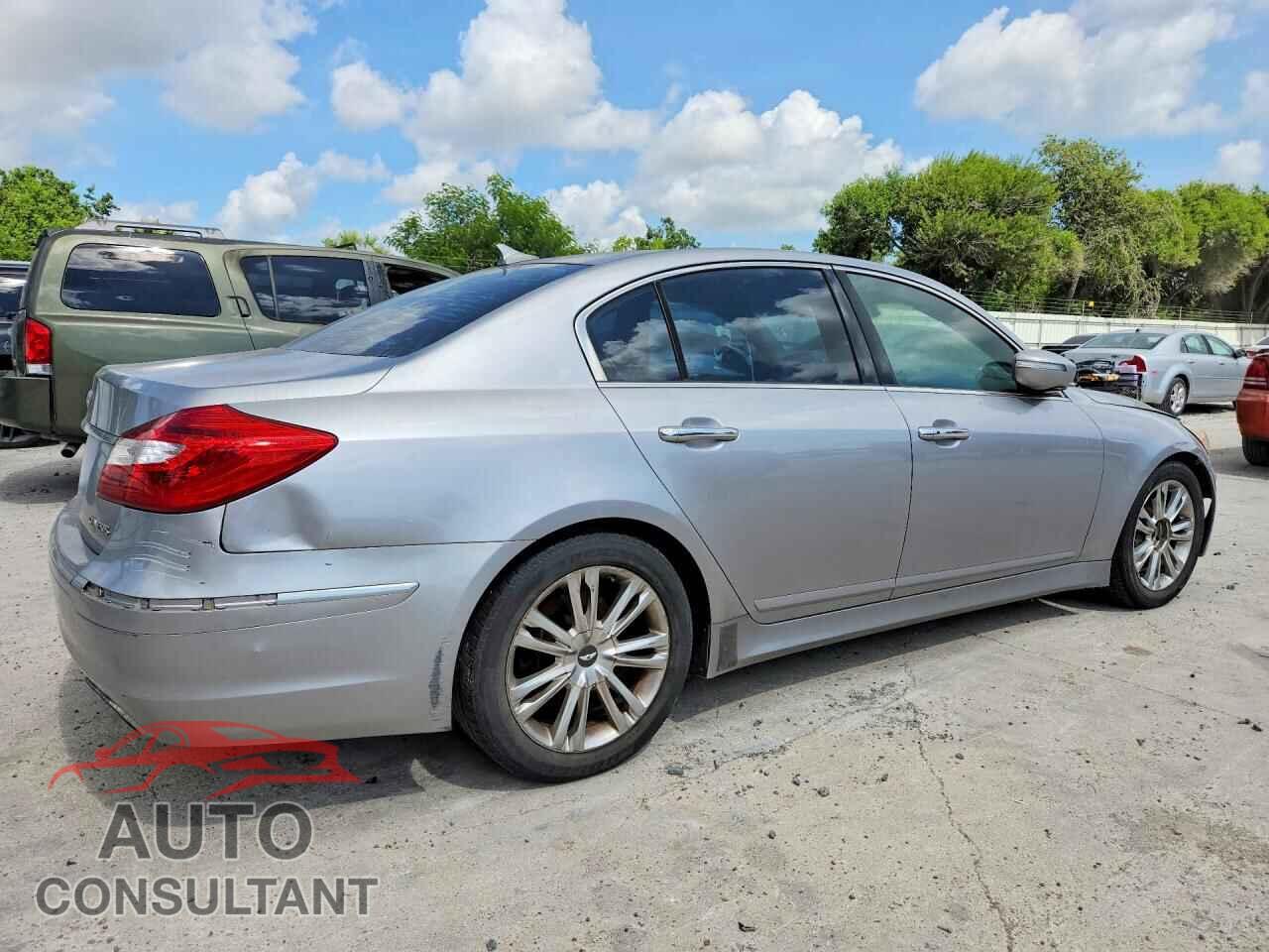 HYUNDAI GENESIS 2013 - KMHGC4DD4DU251205