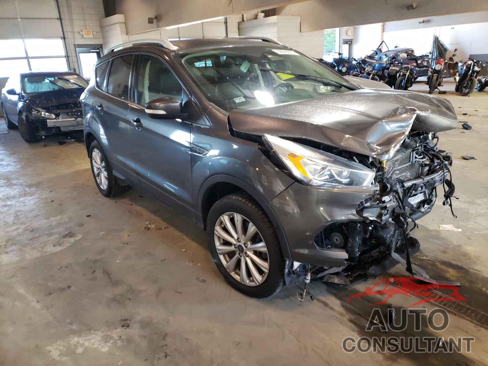 FORD ESCAPE 2017 - 1FMCU9J95HUD56012
