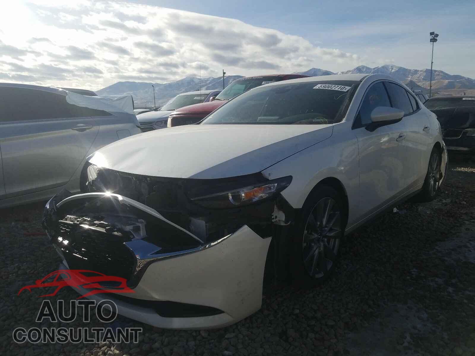 MAZDA 3 2019 - JM1BPBAM1K1116936