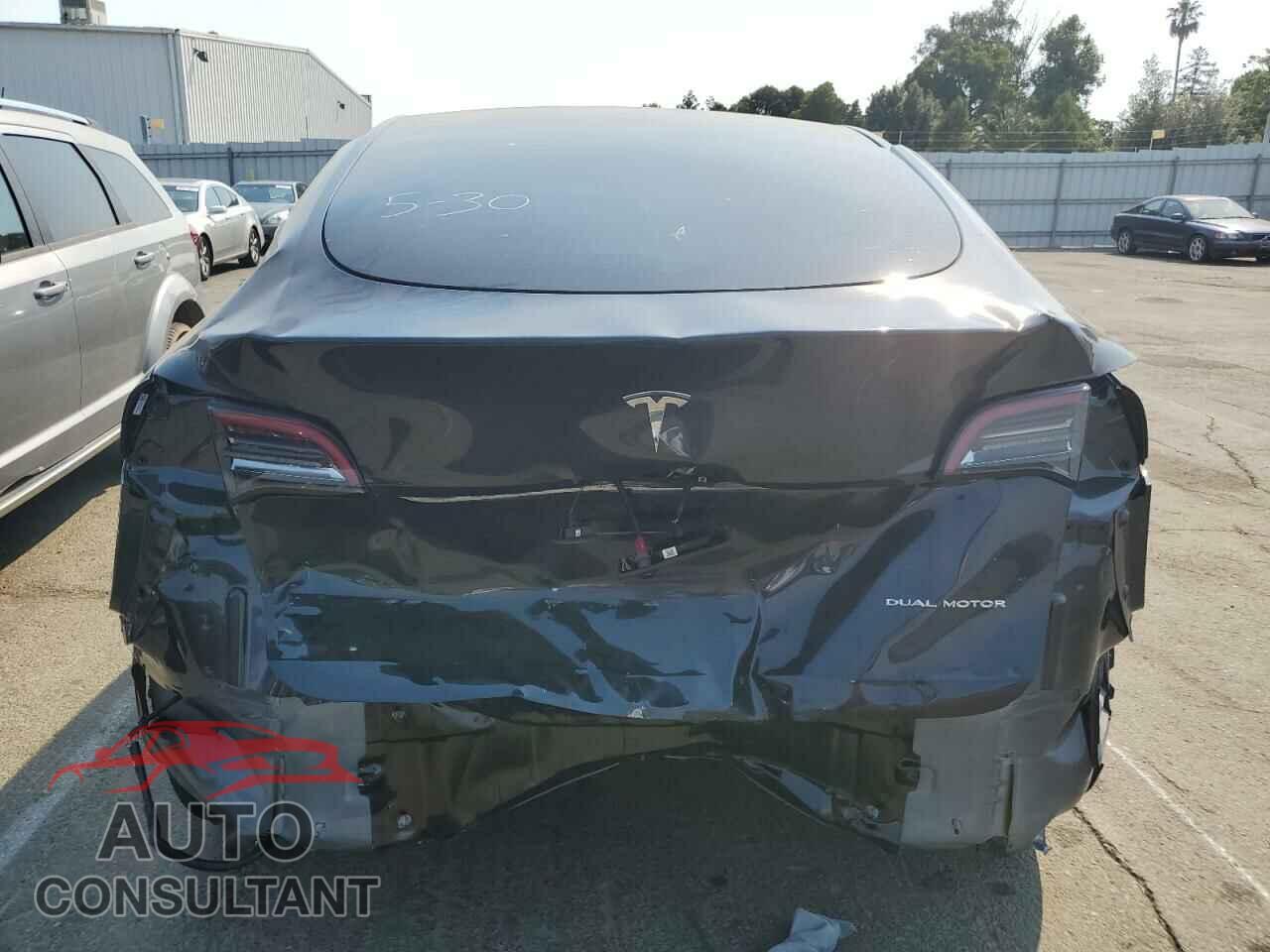 TESLA MODEL Y 2024 - 7SAYGDEE2RF007771