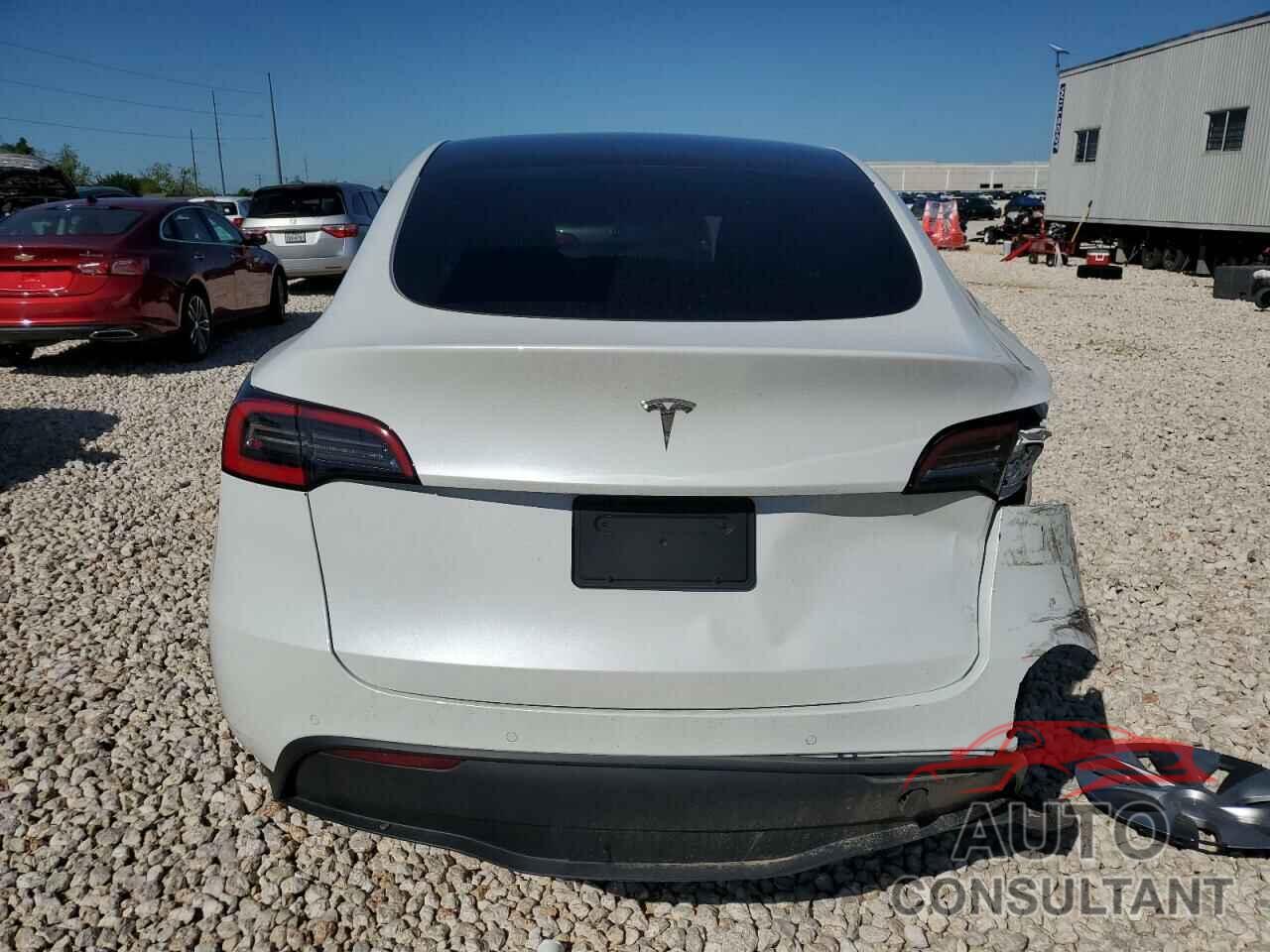 TESLA MODEL Y 2021 - 5YJYGAED1MF142722