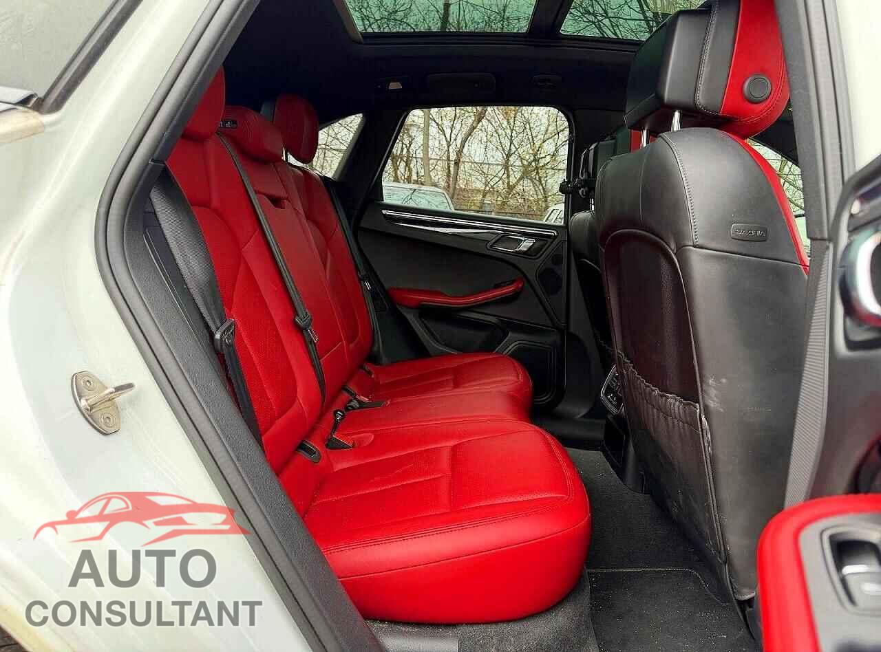 PORSCHE MACAN 2016 - WP1AB2A57GLB45029