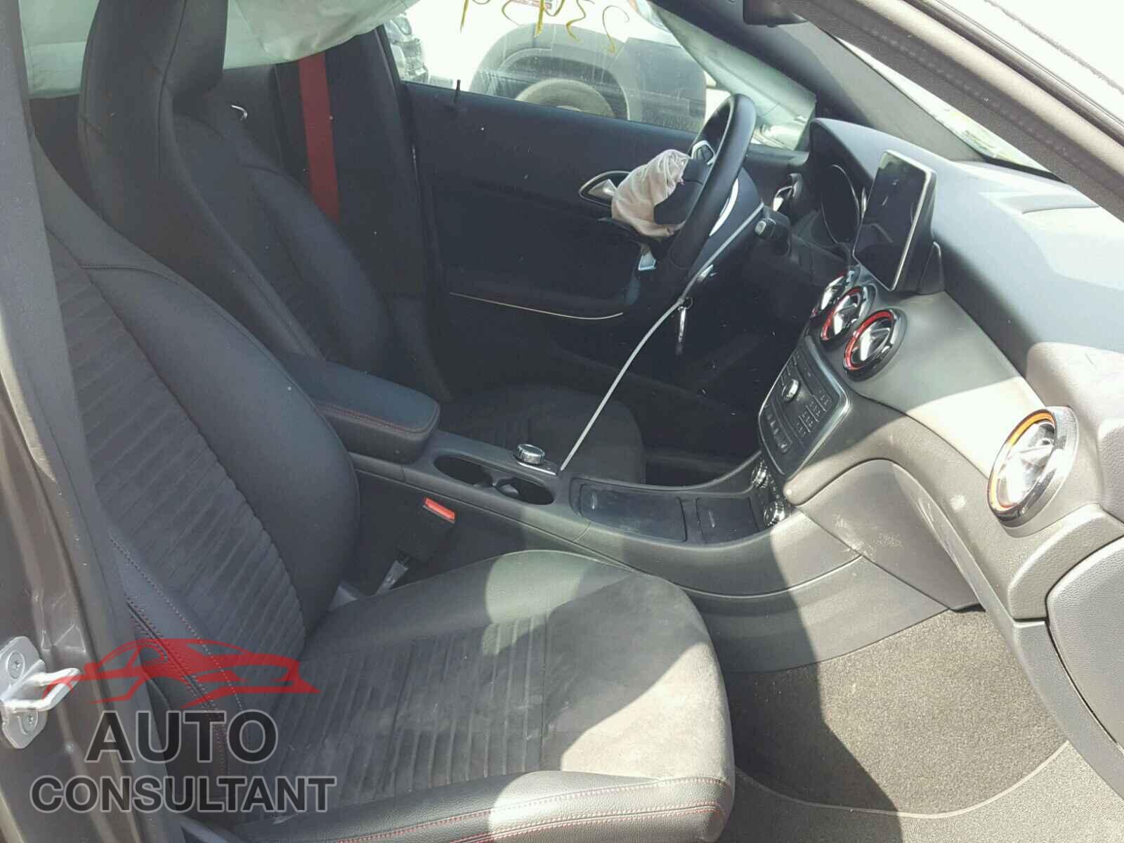 MERCEDES-BENZ C CLASS 2015 - WDDSJ4EB0FN272802