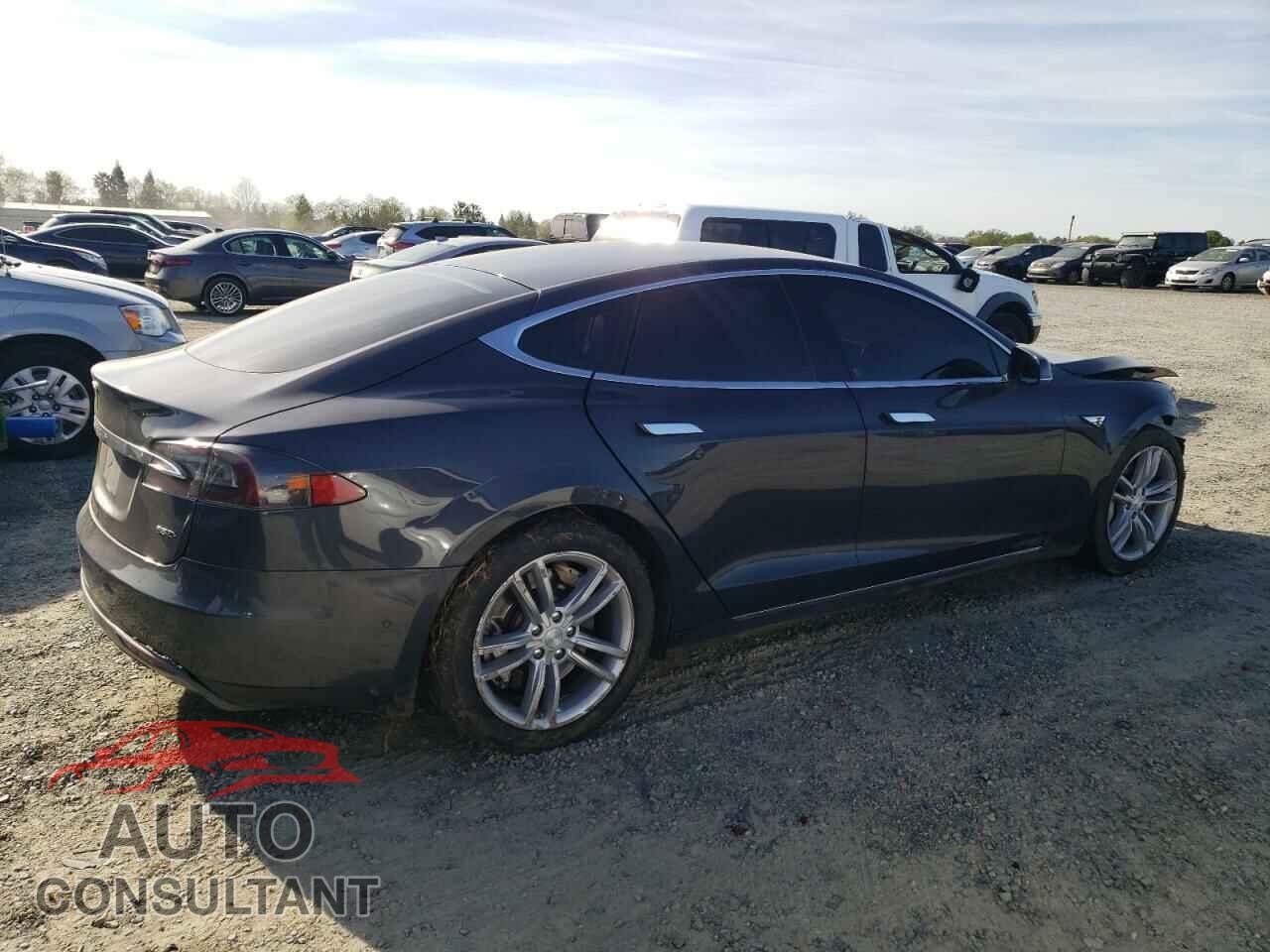 TESLA MODEL S 2015 - 5YJSA1H24FF082021