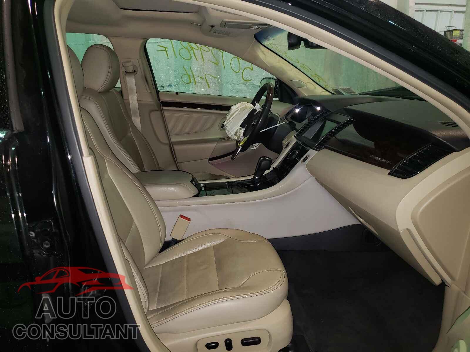 FORD TAURUS 2017 - 1FAHP2F84HG108430