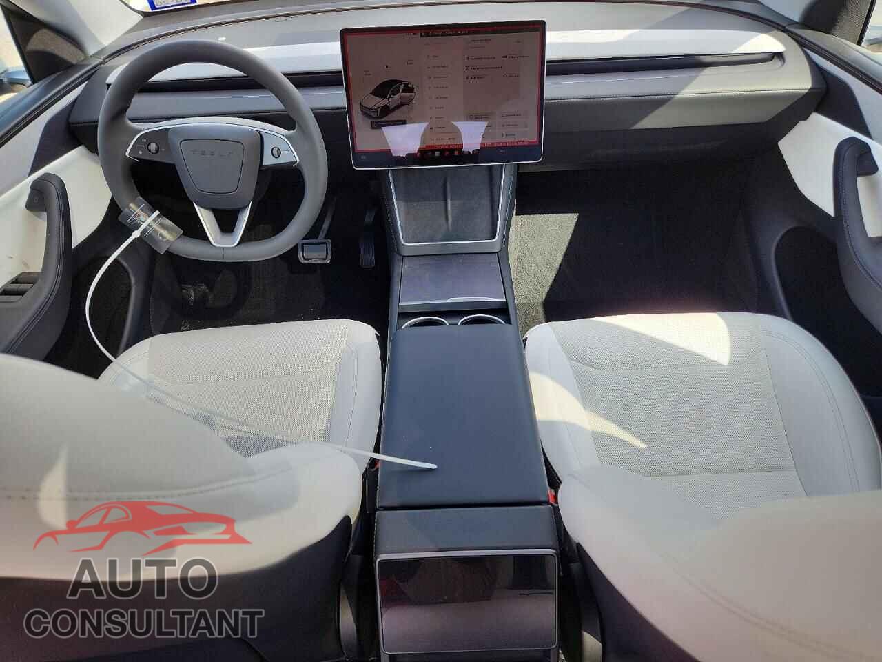 TESLA MODEL Y 2026 - 7SAYGDEDXTA587105