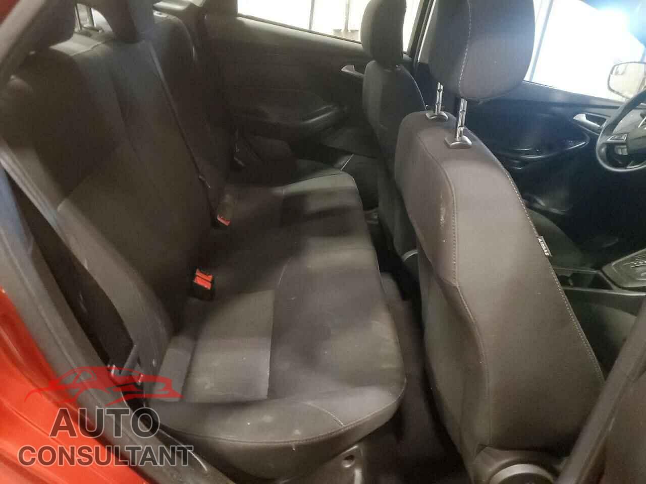 FORD FOCUS 2018 - 1FADP3F27JL239199