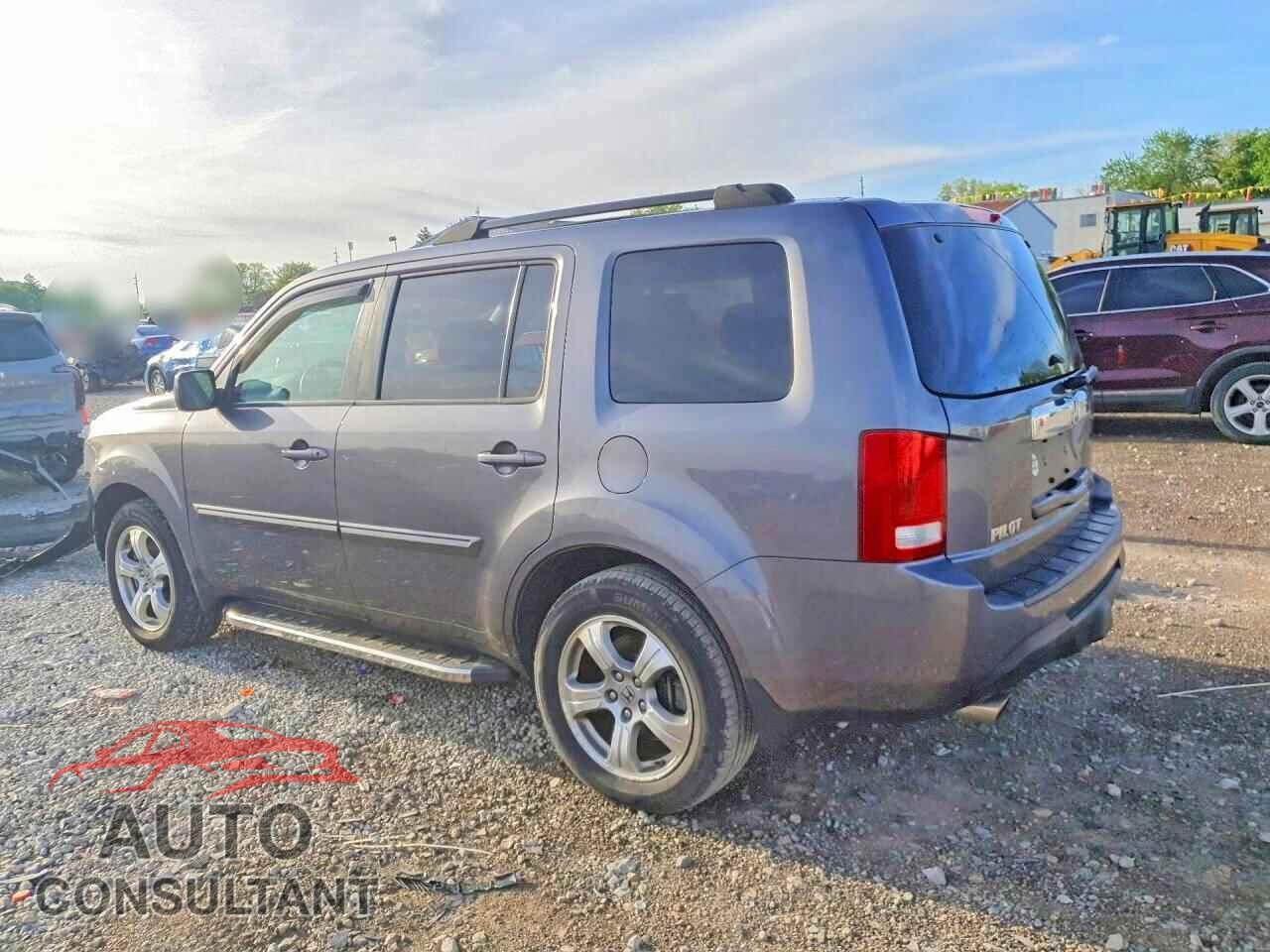 HONDA PILOT 2015 - 5FNYF4H47FB066572