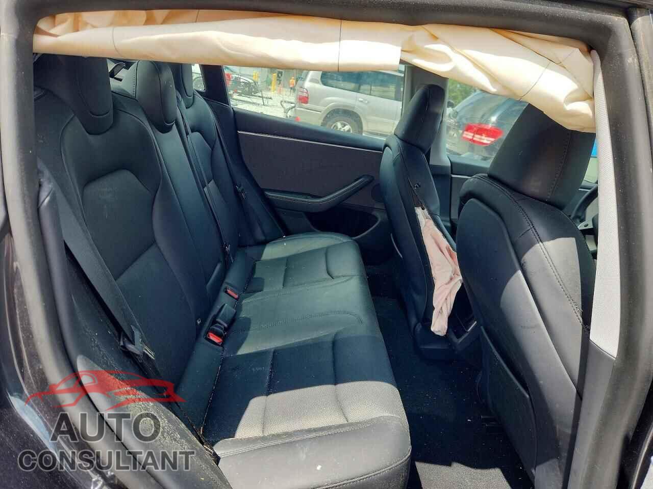 TESLA MODEL 3 2025 - 5YJ3E1EA8SF031507
