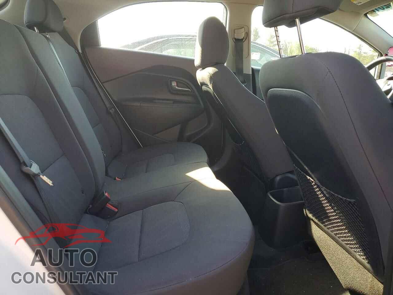 KIA RIO 2015 - KNADM5A33F6443659