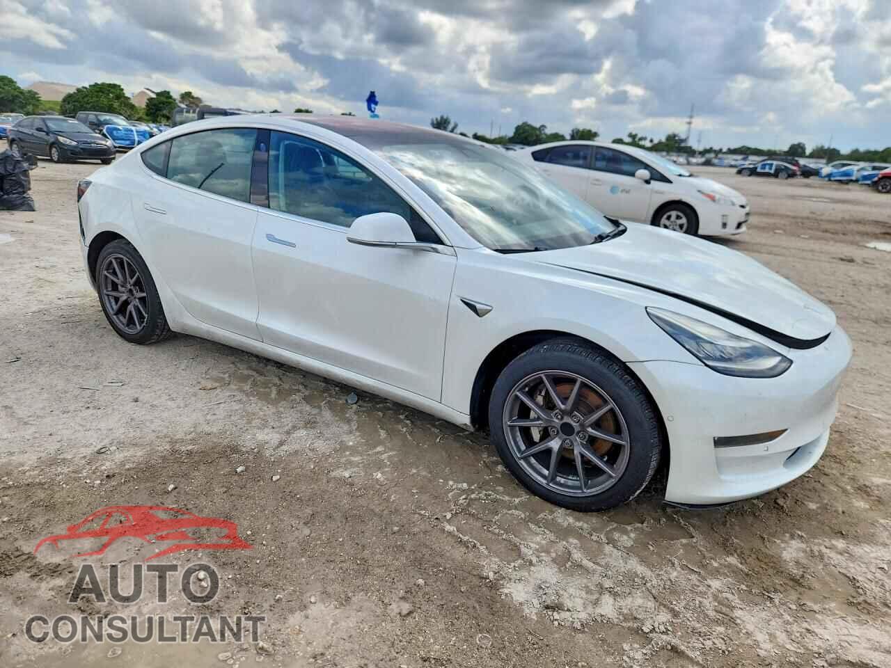 TESLA MODEL 3 2018 - 5YJ3E1EA4JF019658