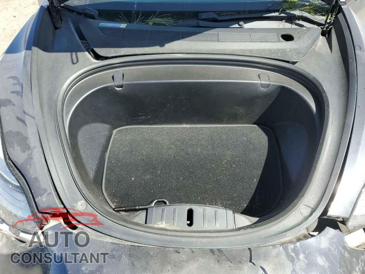 TESLA MODEL 3 2018 - 5YJ3E1EA1JF037051
