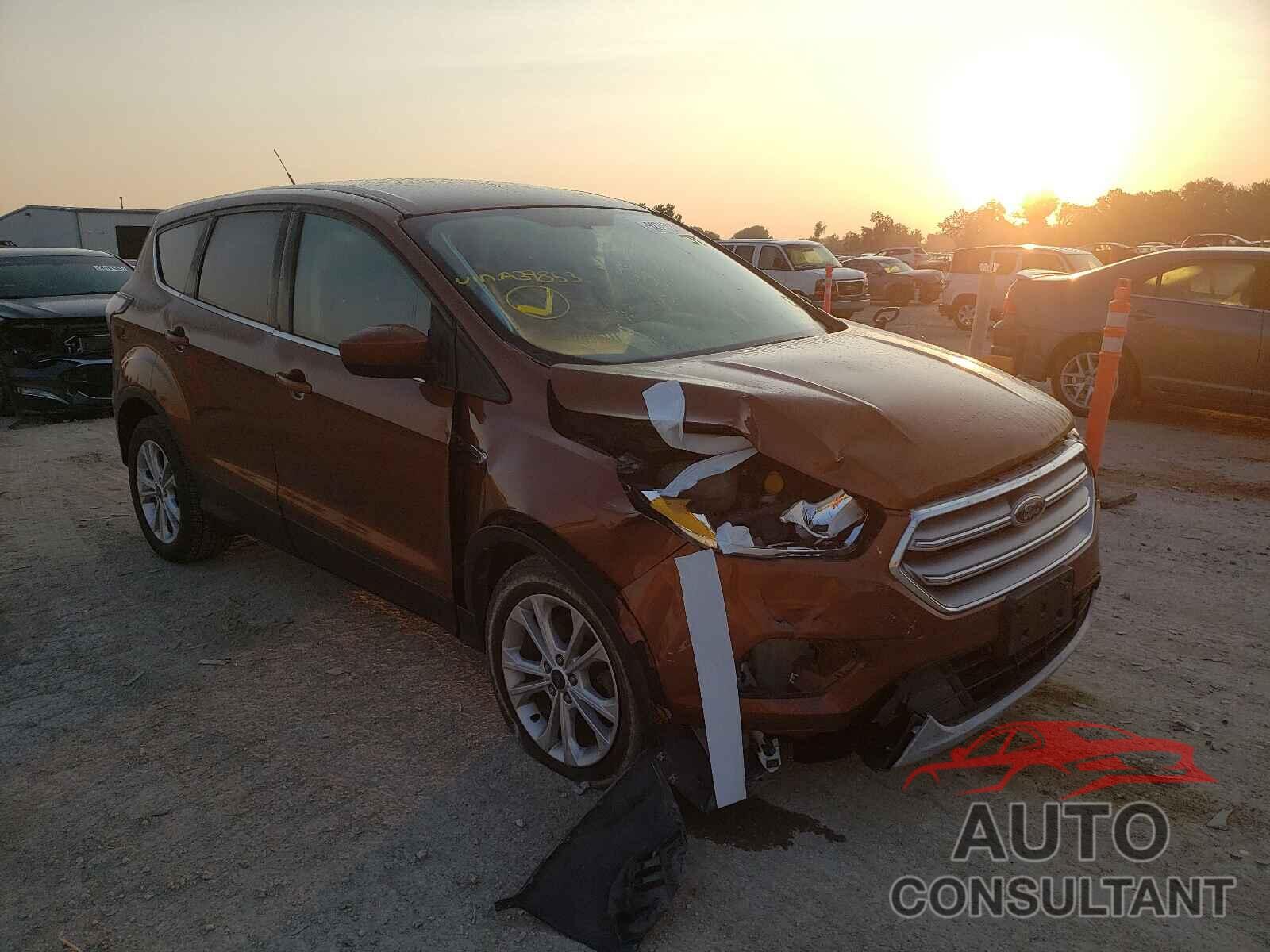FORD ESCAPE 2017 - 1FMCU9G91HUA39853