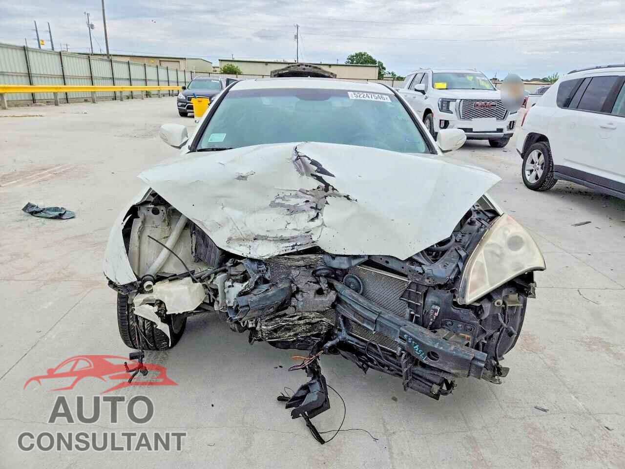 HYUNDAI GENESIS 2012 - KMHHU6KH3CU068315