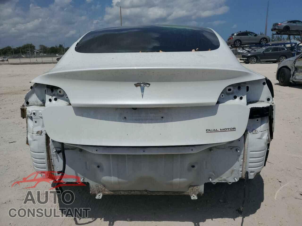 TESLA MODEL 3 2019 - 5YJ3E1EB5KF418329