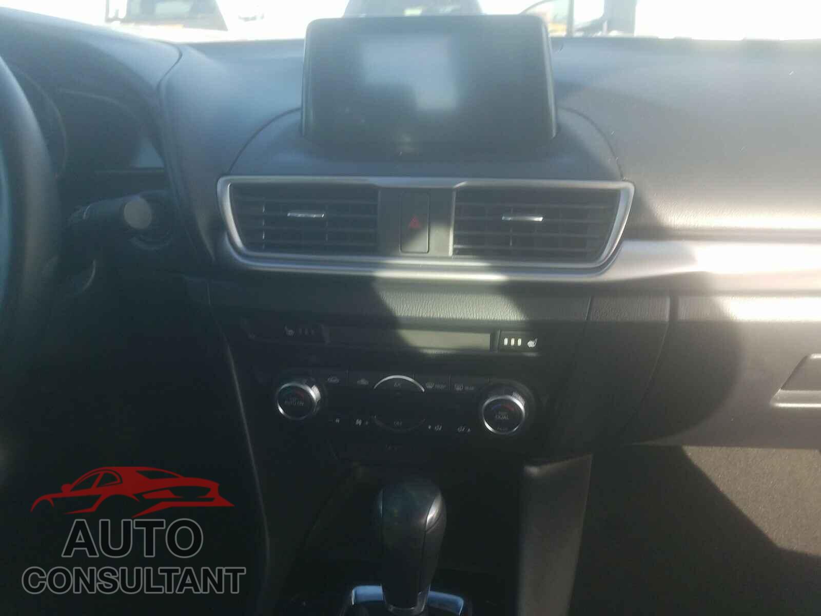 MAZDA 3 2017 - 3MZBN1V7XHM122196