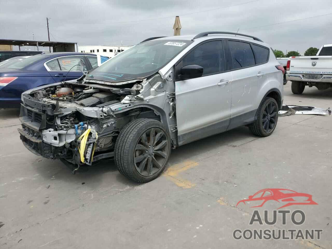 FORD ESCAPE 2019 - 1FMCU0GD5KUB80741