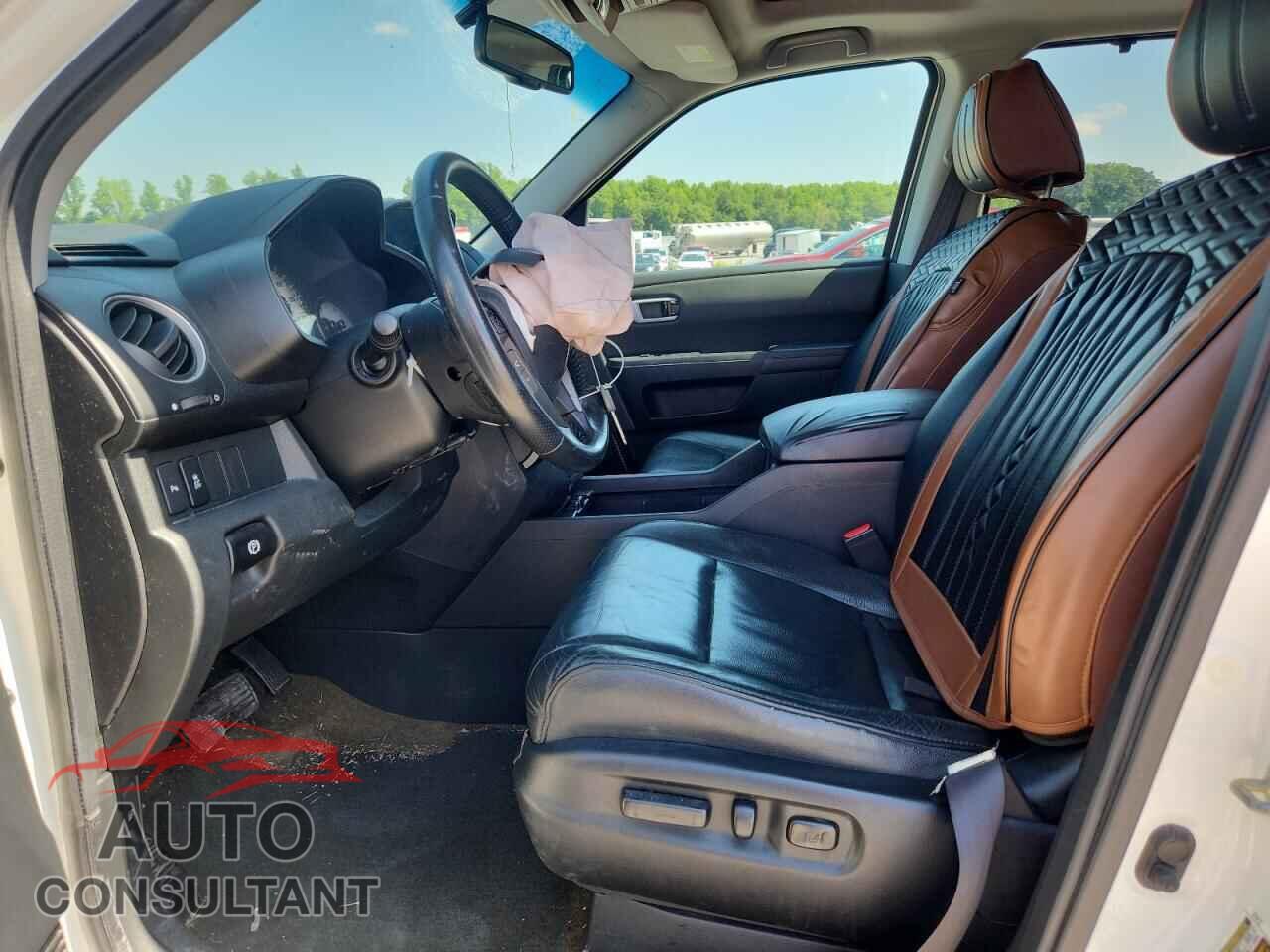 HONDA PILOT 2014 - 5FNYF4H9XEB021331