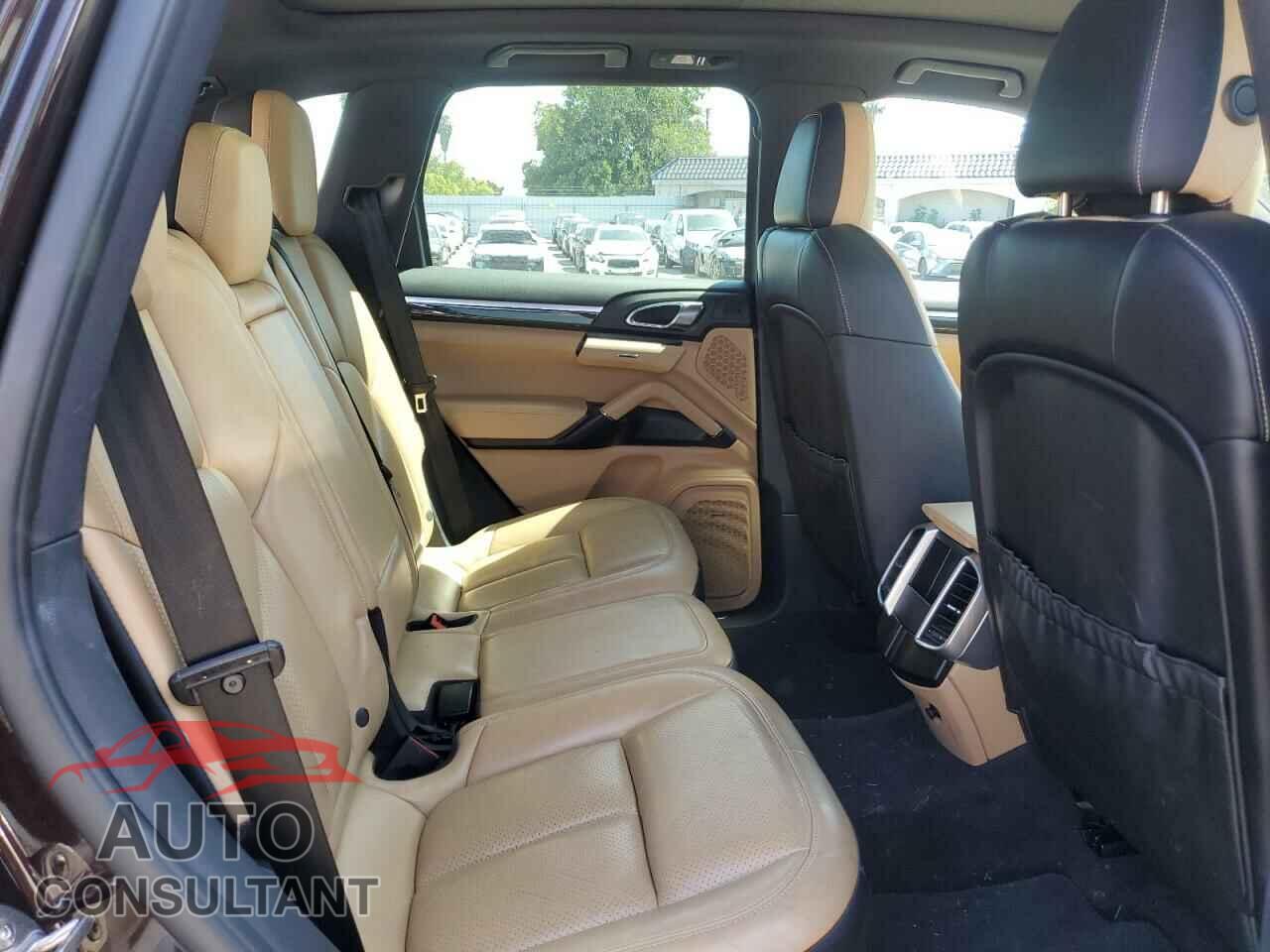 PORSCHE CAYENNE 2016 - WP1AA2A2XGKA13218