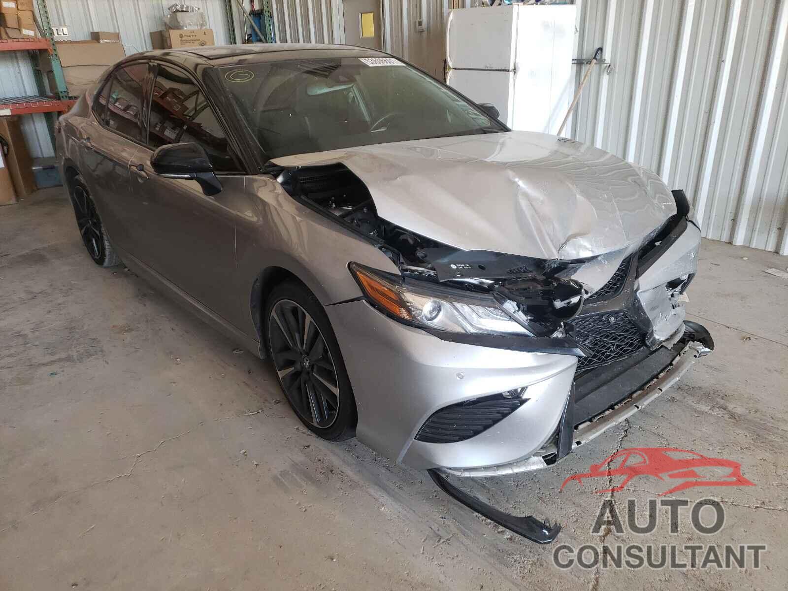 TOYOTA CAMRY 2018 - 4T1B61HK5JU153563