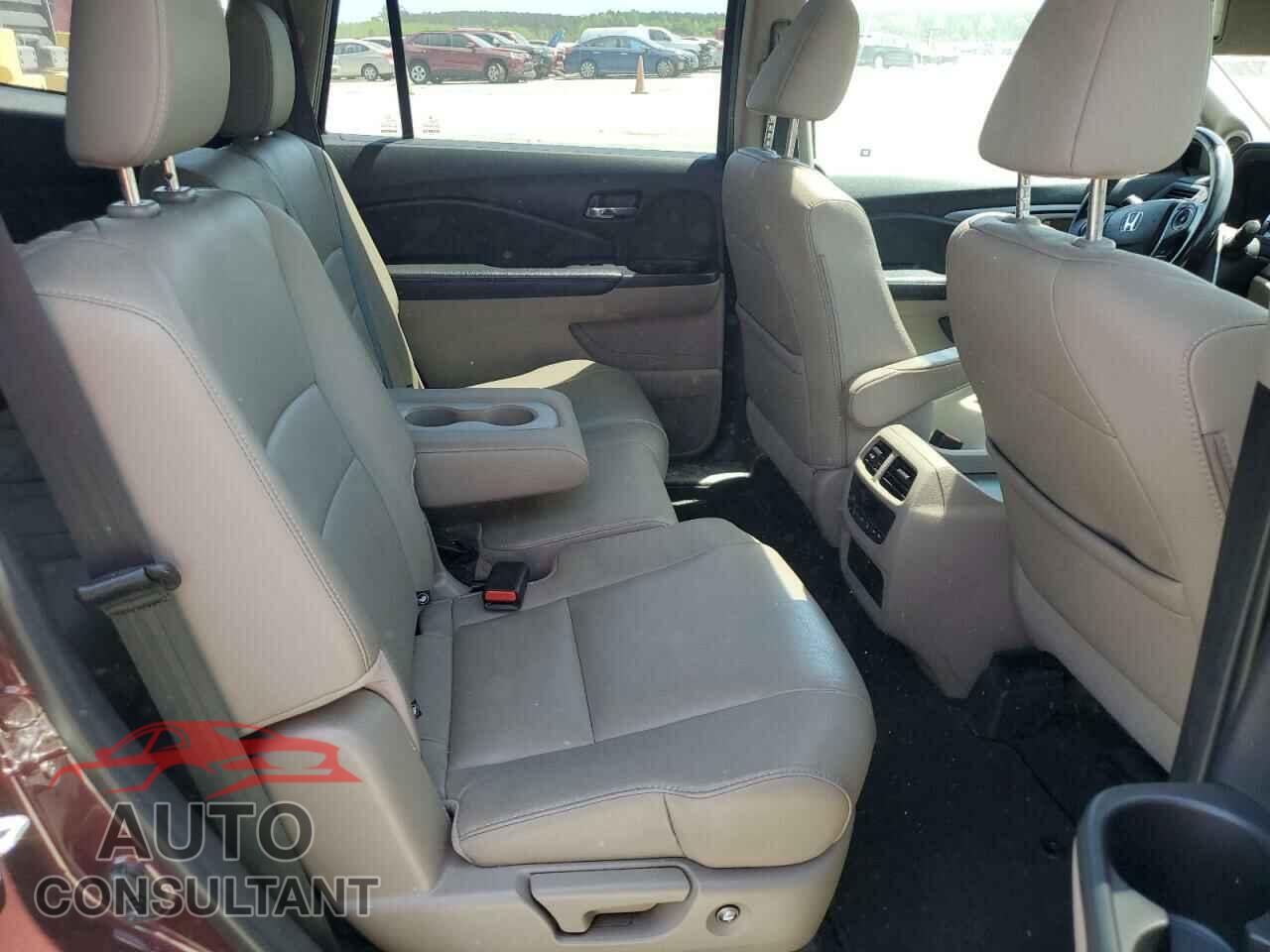 HONDA PILOT 2017 - 5FNYF5H50HB031874