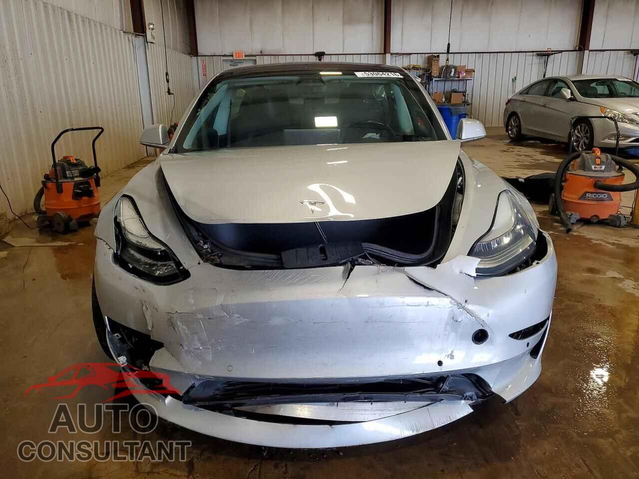 TESLA MODEL 3 2018 - 5YJ3E1EB2JF091094