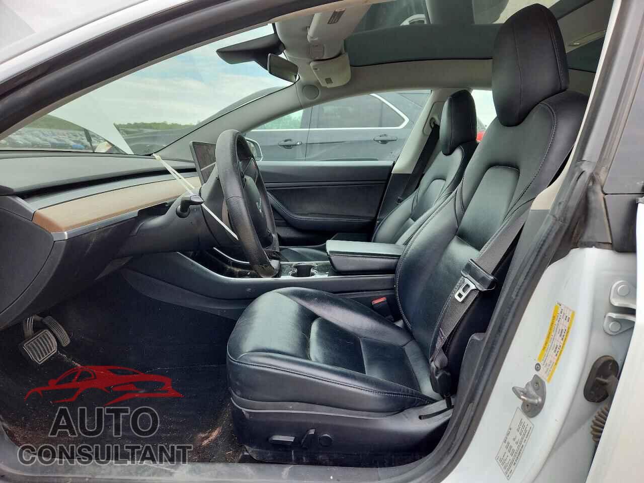 TESLA MODEL 3 2019 - 5YJ3E1EB3KF511544