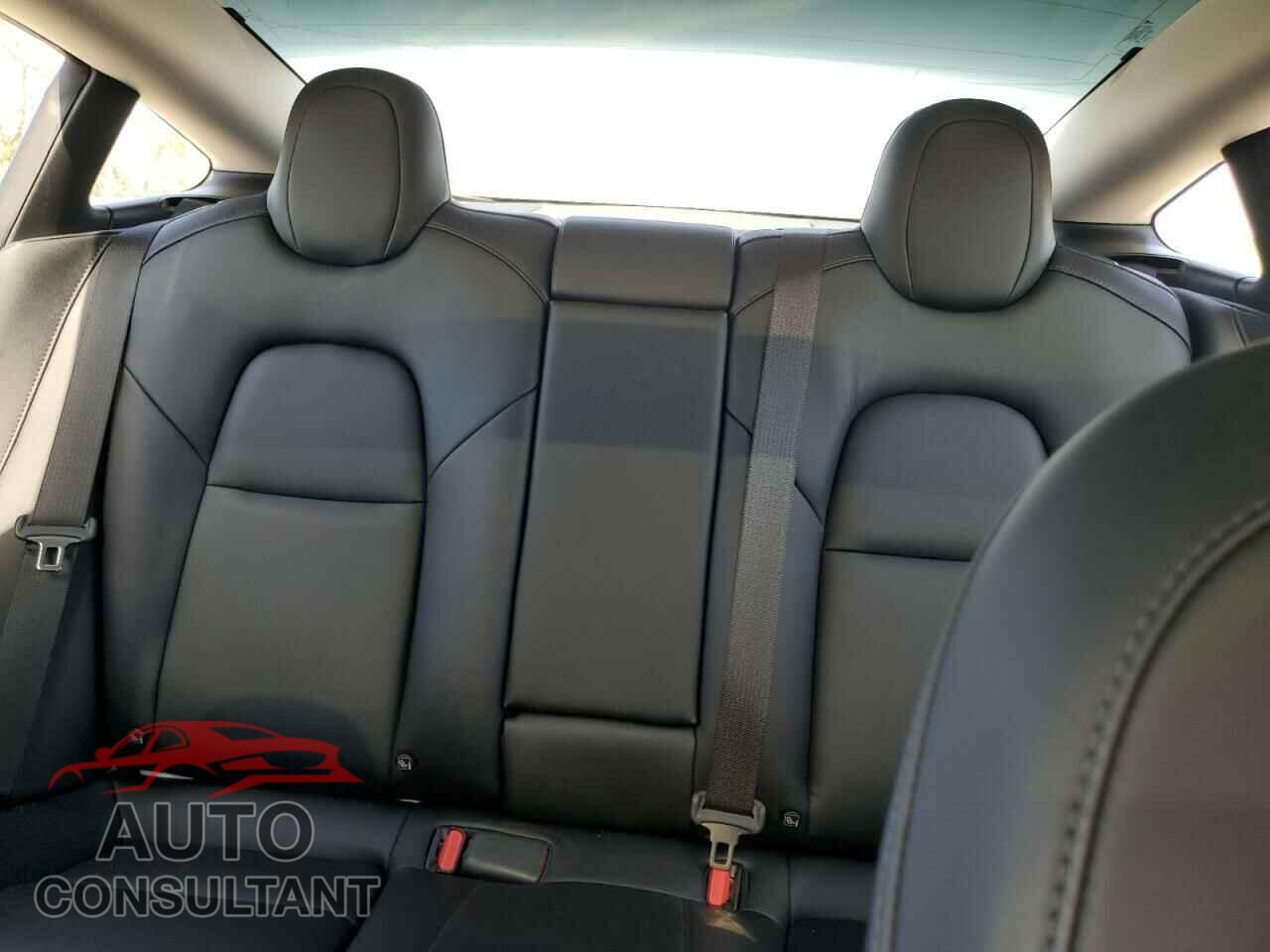 TESLA MODEL 3 2021 - 5YJ3E1EB7MF034152