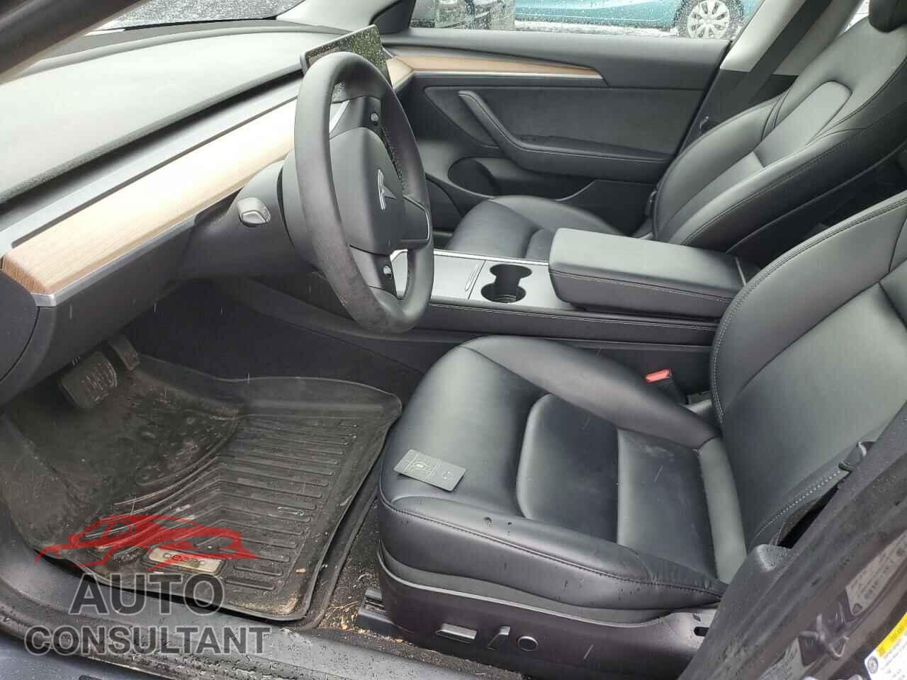 TESLA MODEL 3 2021 - 5YJ3E1EB9MF019636