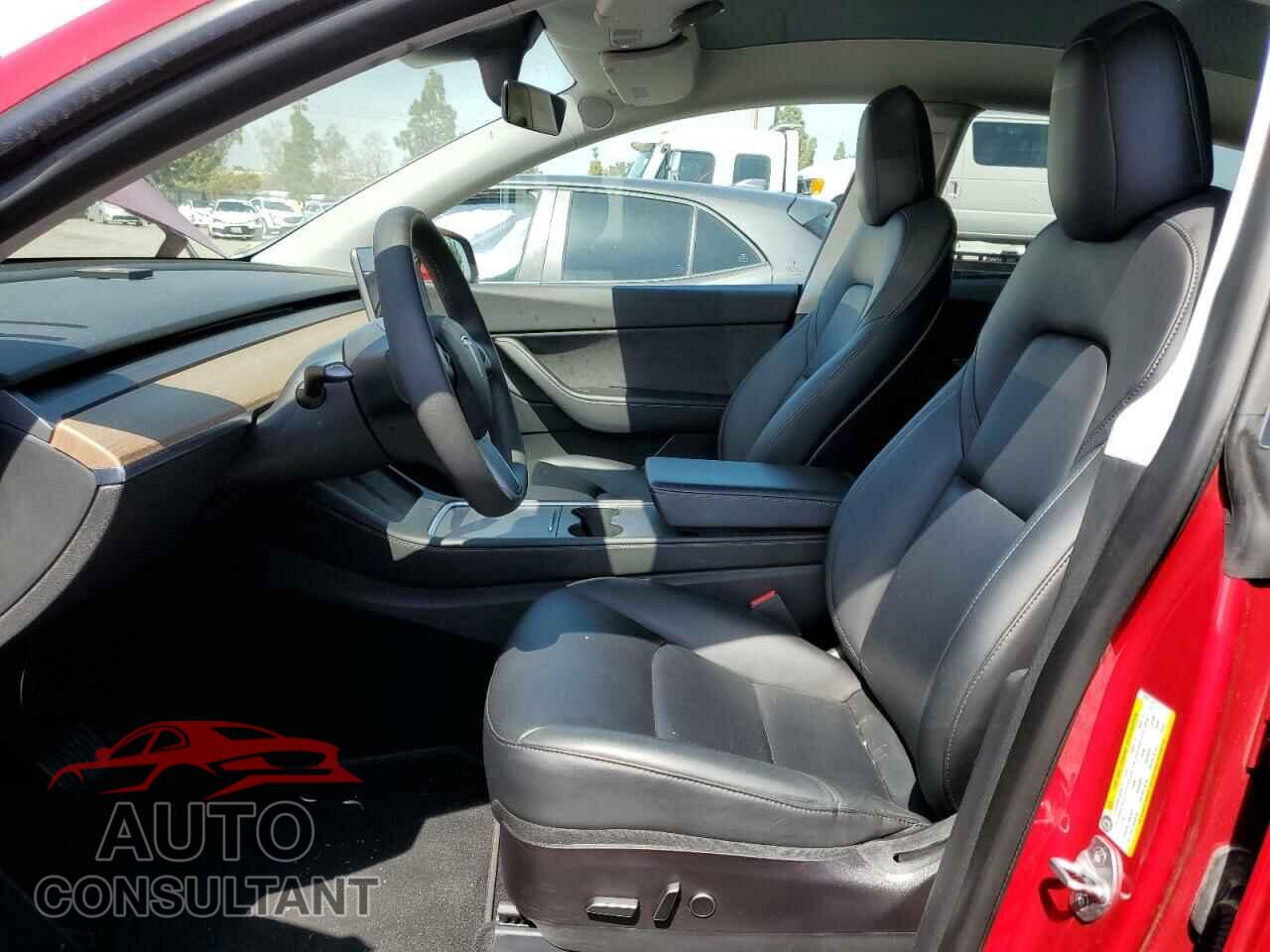 TESLA MODEL Y 2021 - 5YJYGAEEXMF282633