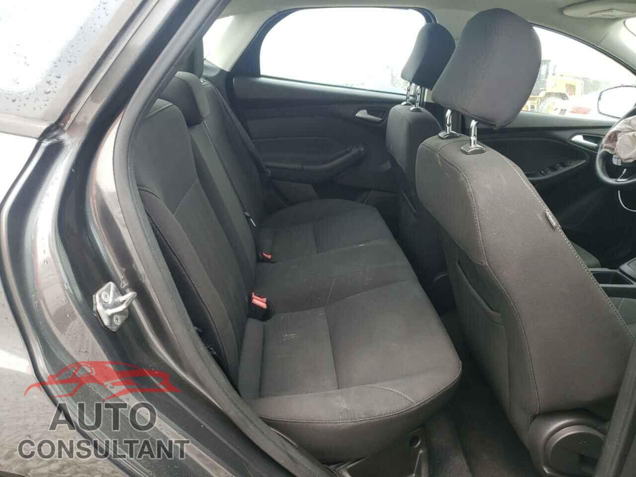 FORD FOCUS 2017 - 1FADP3F22HL221154
