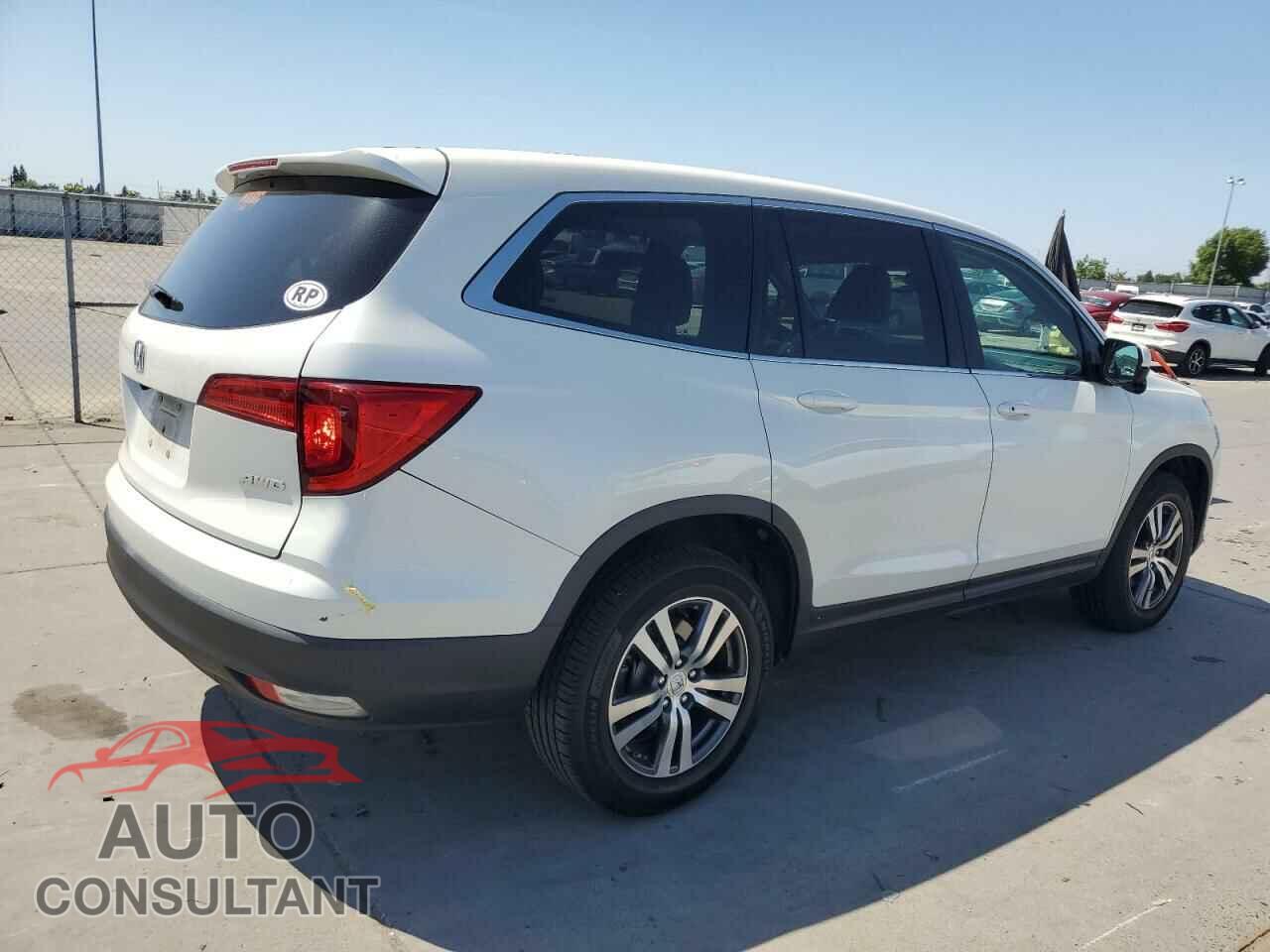 HONDA PILOT 2017 - 5FNYF6H53HB087359