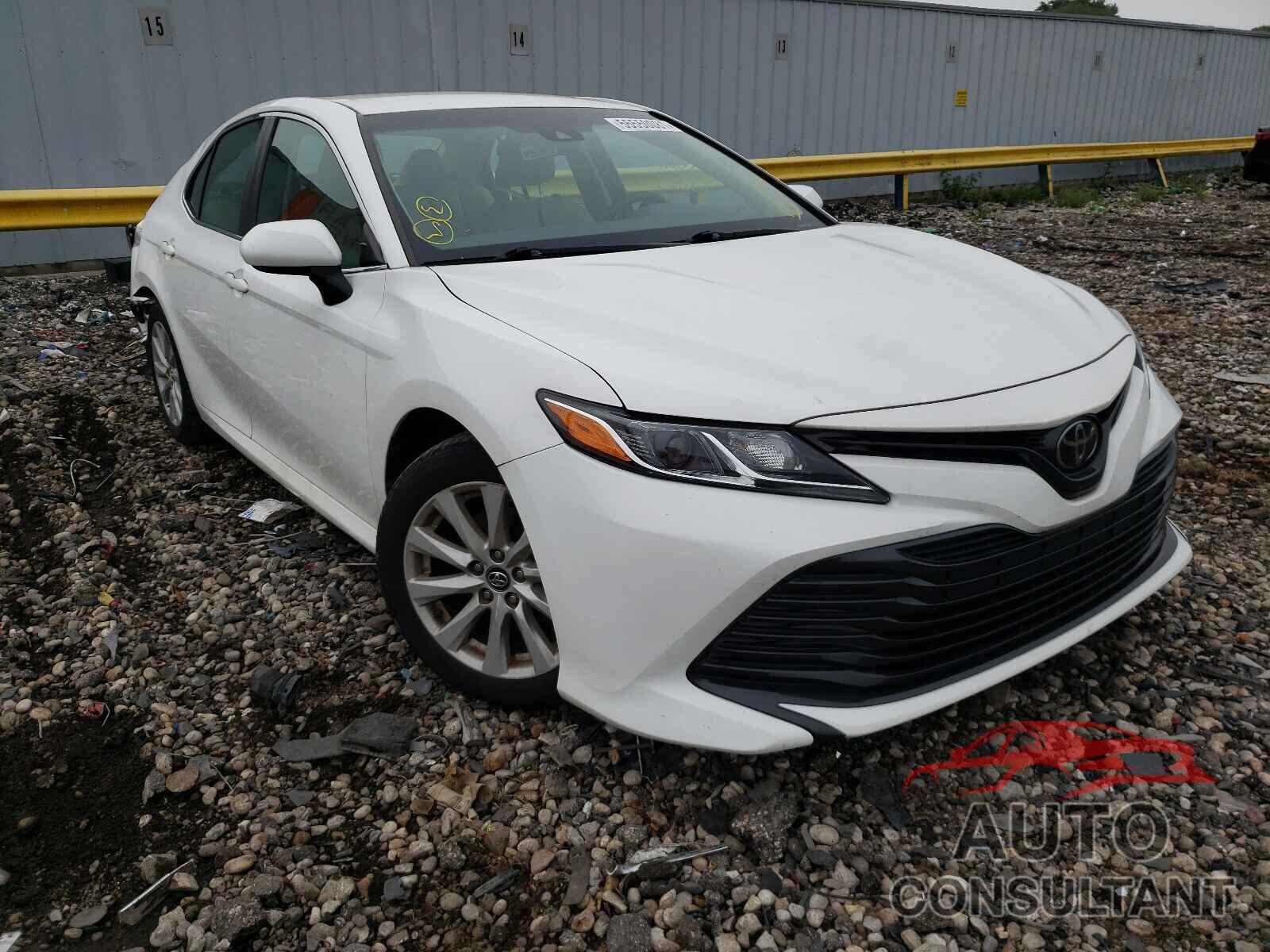 TOYOTA CAMRY 2018 - 4T1B11HK6JU596870