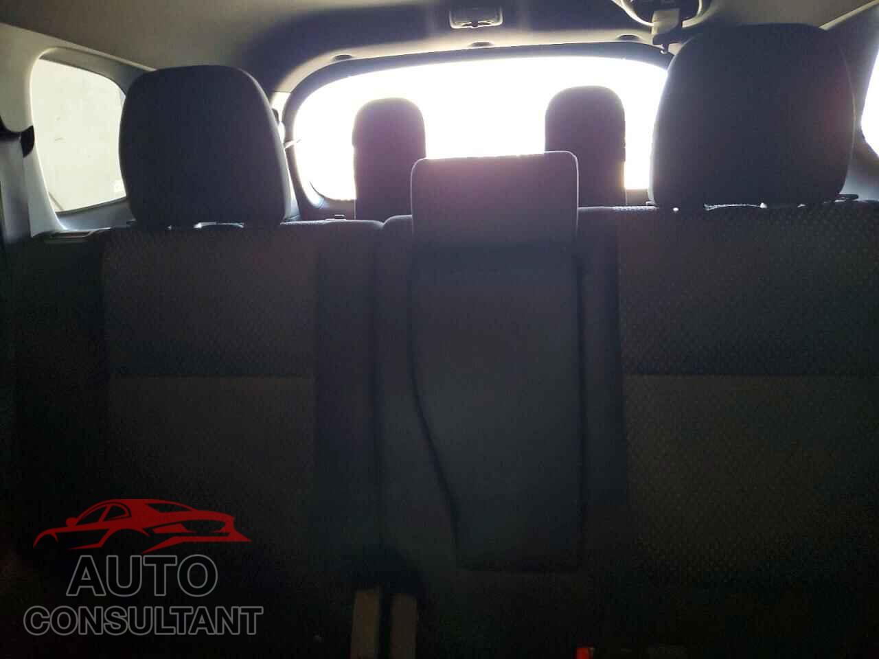 MITSUBISHI OUTLANDER 2018 - JA4AZ3A38JZ020606