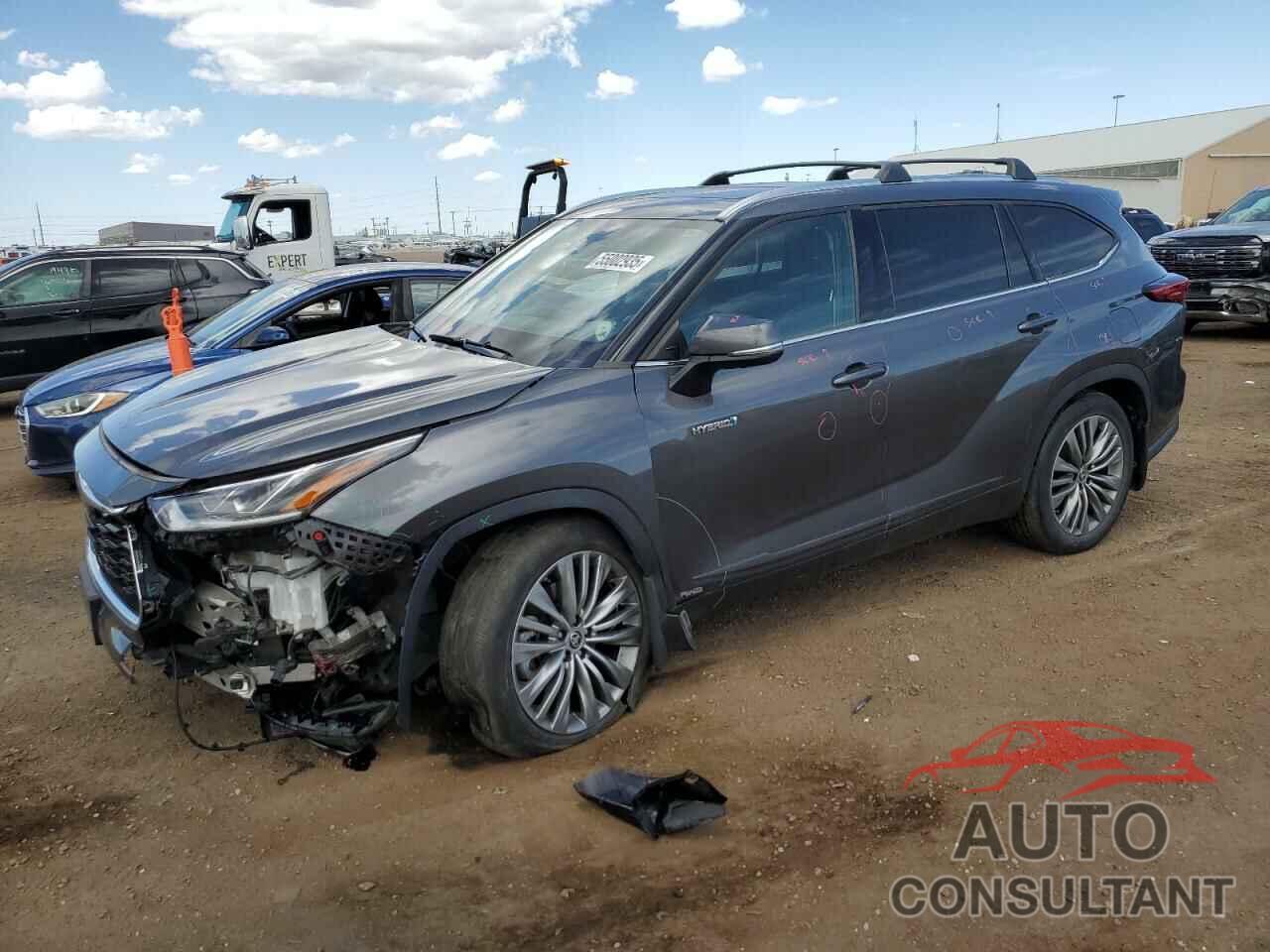 TOYOTA HIGHLANDER 2021 - 5TDEBRCH0MS060921