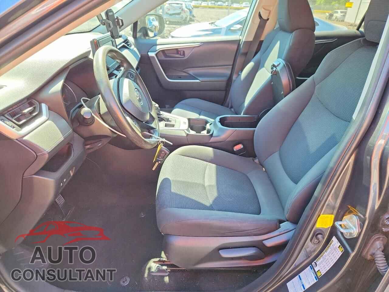 TOYOTA RAV4 2019 - 2T3F1RFV2KC046458